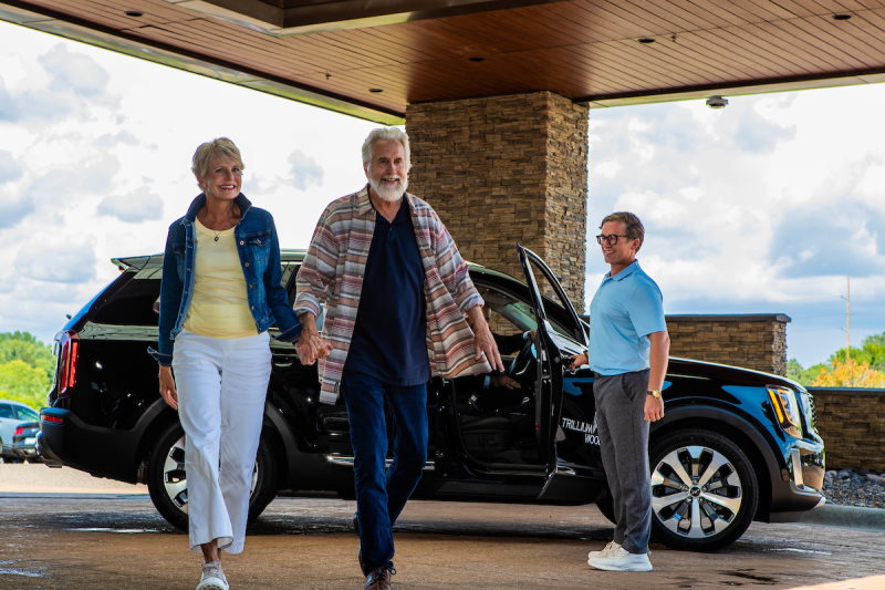 senior couple visiting a community